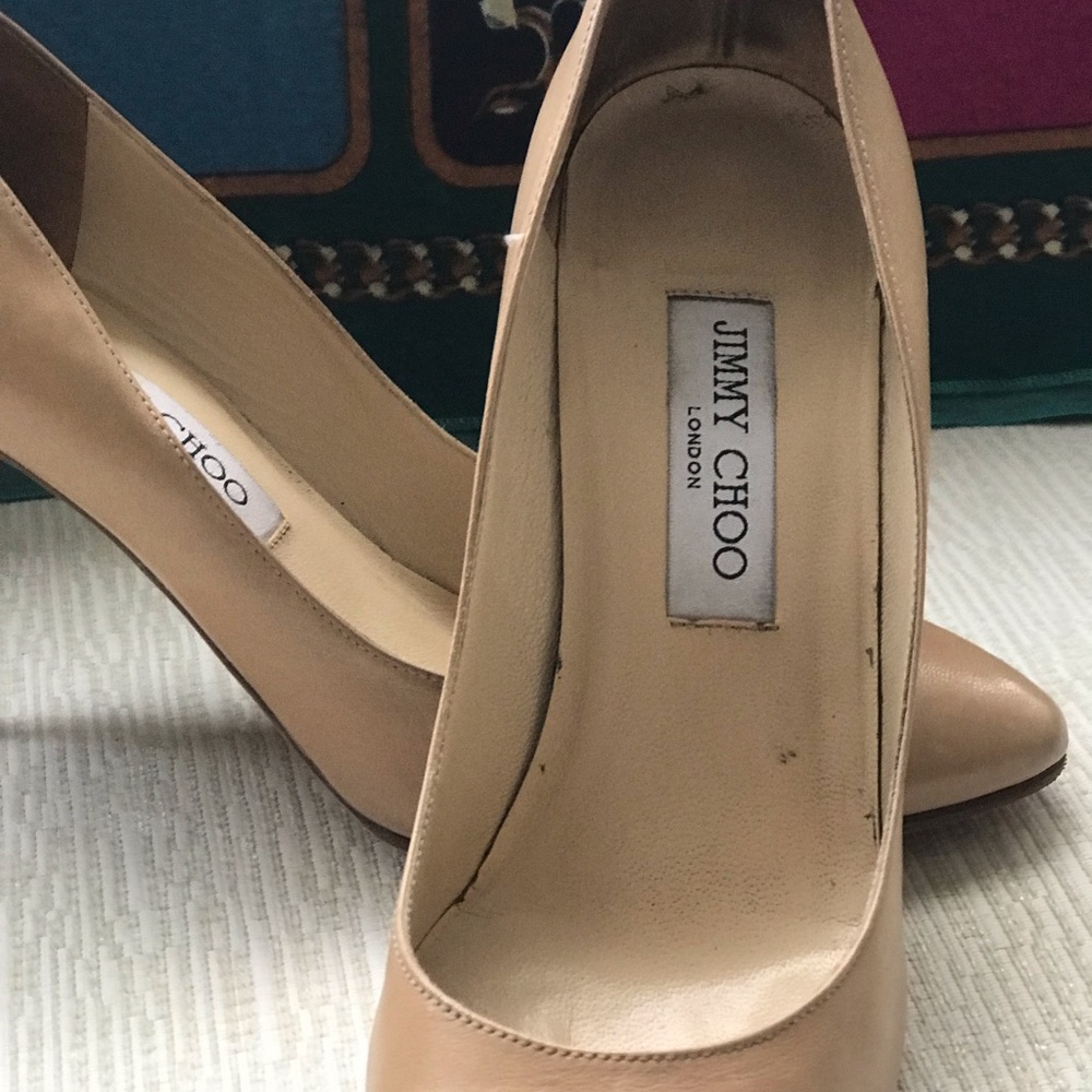 Jimmy Choo - Classic Nude Pump